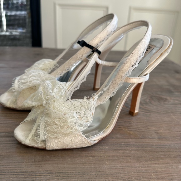 Badgley Mischka Cream Lace Slingback Heels. Vintage. - Picture 7 of 10